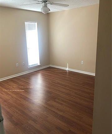 3rd image of 126 Pineridge West Dr #126