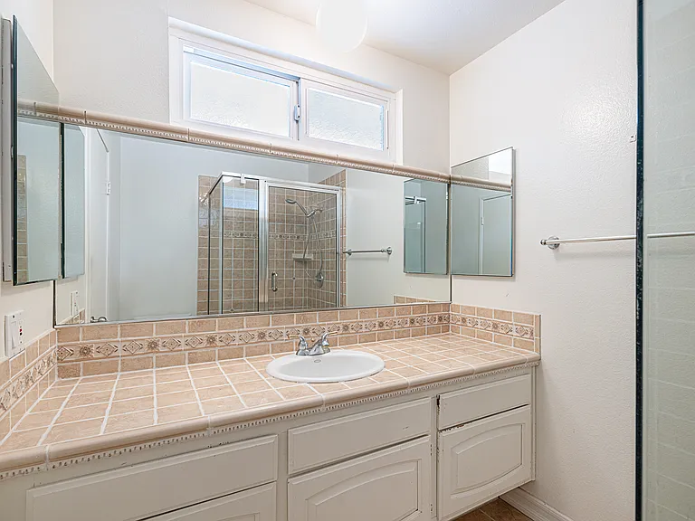 6068 Hackers Ln — Photo 21
