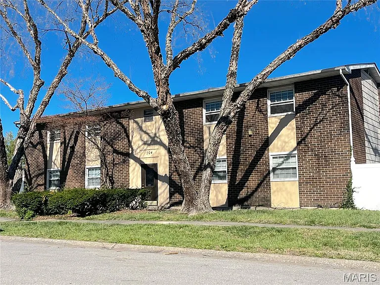 304 Estate Dr #C — Photo 8