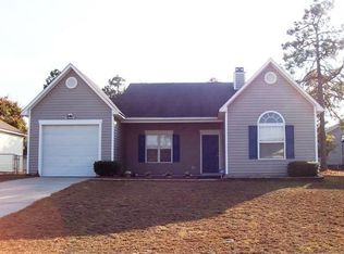 3851 Goforth Dr, Hope Mills, NC 28348