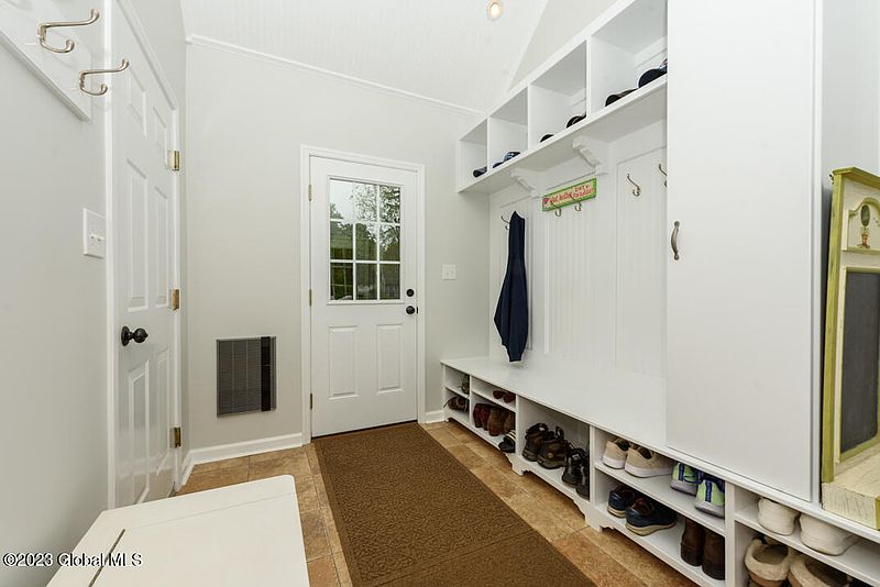 4th image of 30 Mayfair Drive