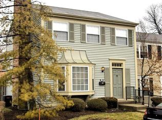 28 Applewood Dr #28, Fairfield, OH 45014