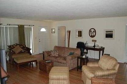 2nd image of 3211 Oleander Way
