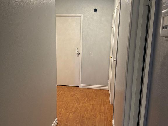 5th image of 2829 Sultana St