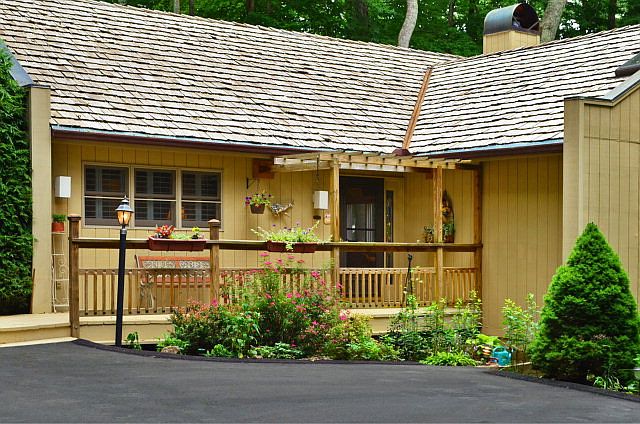 1st image of 102 Vista Trl