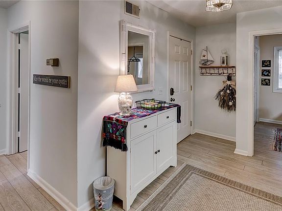 4th image of 100 Shipyard Dr APT 706