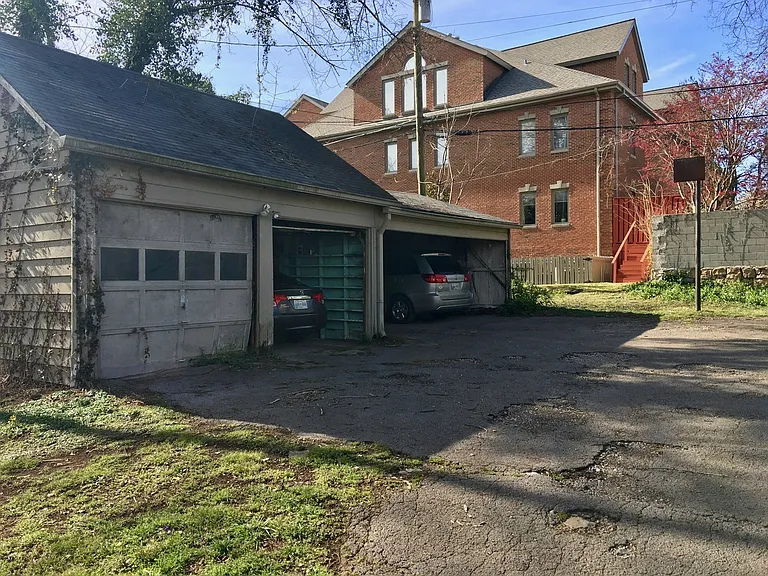 Whitland Ave — Photo 20