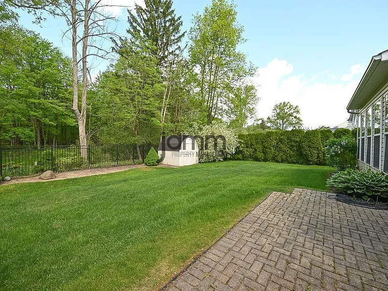 8728 Breckenridge Oval — Photo 25