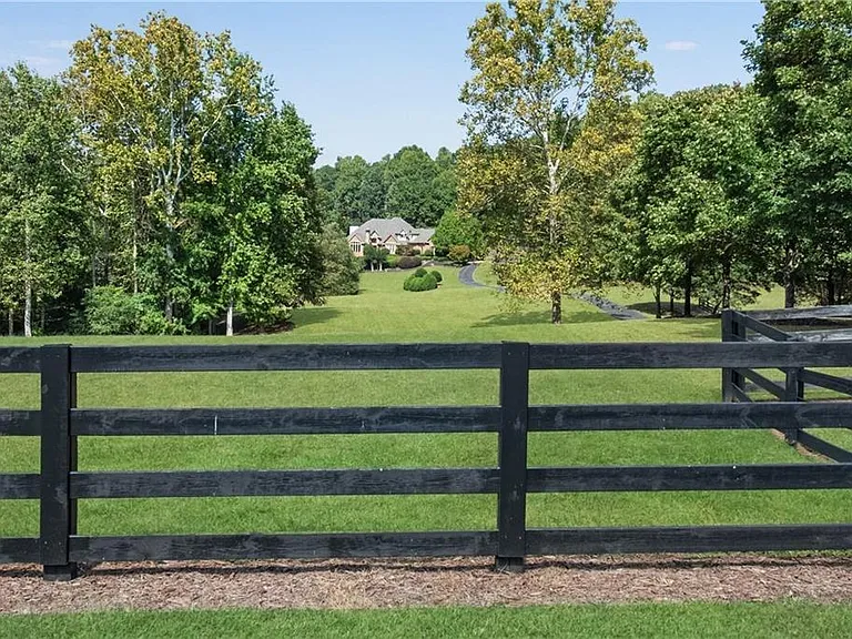 8335 Hurakan Creek Xing — Photo 41