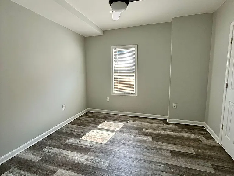715 Somerset Pl NW — Photo 24