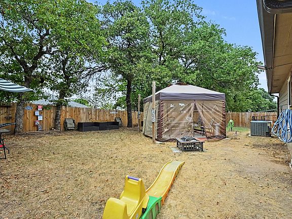 5th image of 321 Pecos Dr