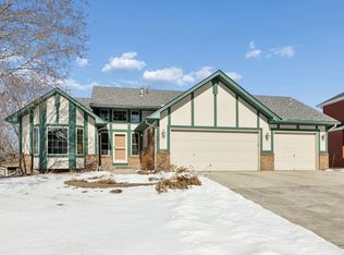 625 McFaddens Trl, Eagan, MN 55123