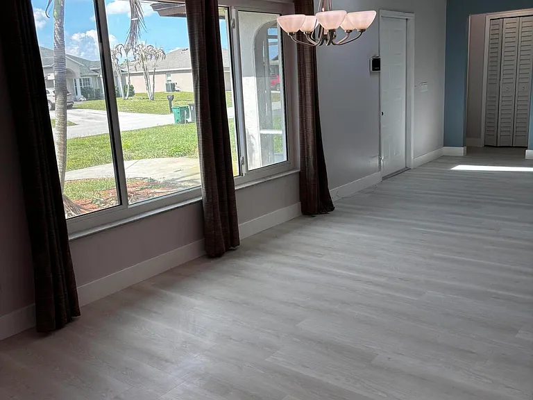 450 SW Eyerly Ave — Photo 8