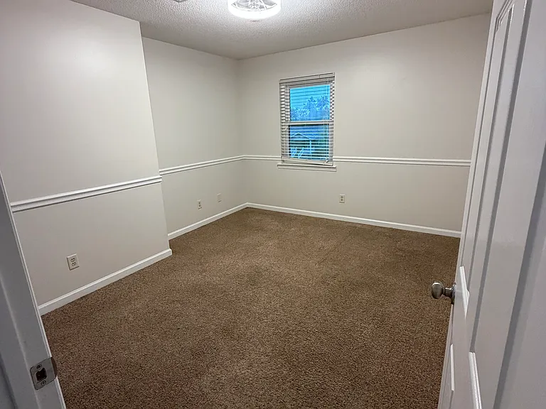 9415 Seasons Dr — Photo 18