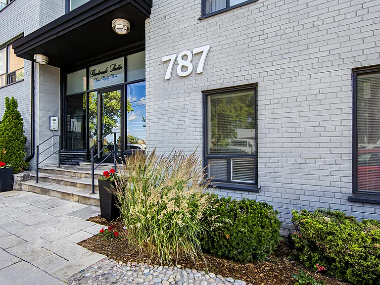 787 Vaughan Rd — Photo 4