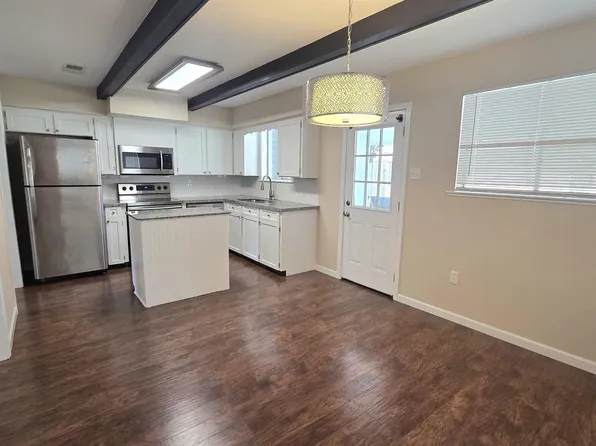 1047 Arcadia Dr, Baton Rouge, LA 70810