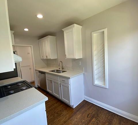 Kitchen entering from Livingroom