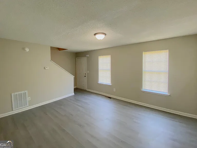 176 Smith Ave #A — Photo 2