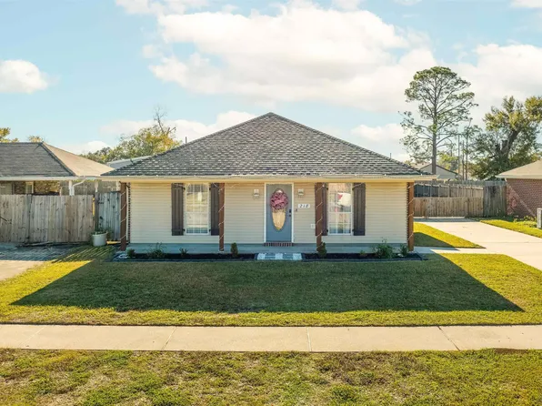 218 T Leigh Dr, Houma, LA 70364