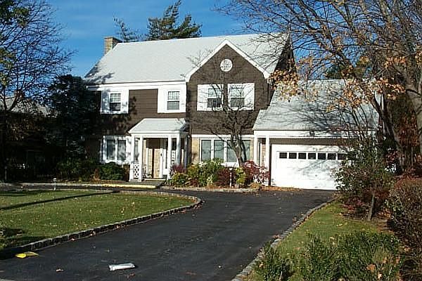 1st image of 122 Central Ave