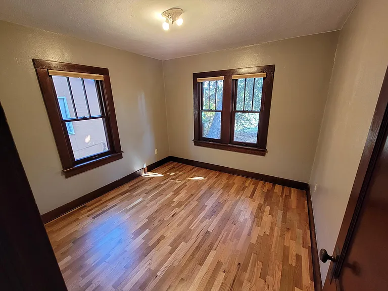 1225 Custer Ave — Photo 10