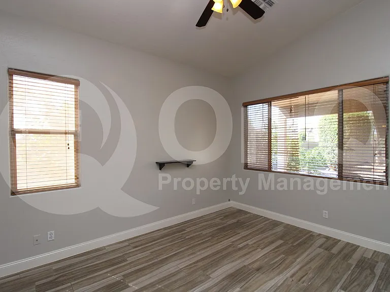 2764 E Highland Ct — Photo 15