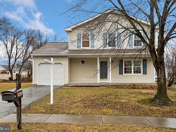 2nd image of 1989 Carol Dr
