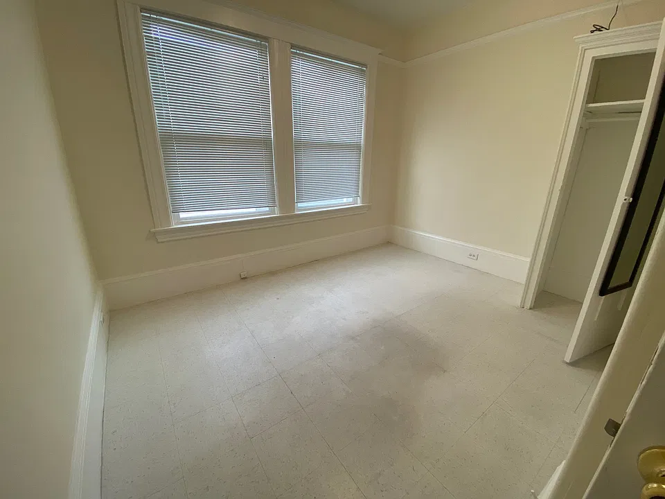 10 Bannam Pl #6