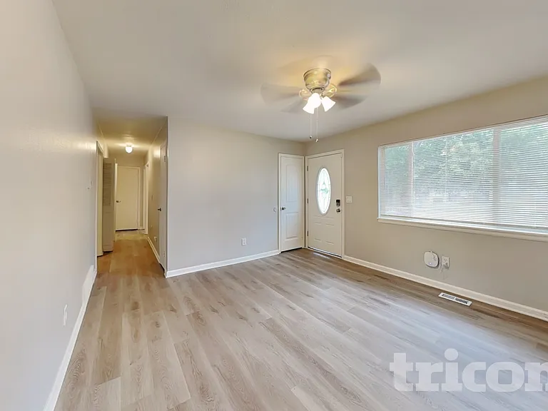 1019 S Newark St — Photo 5