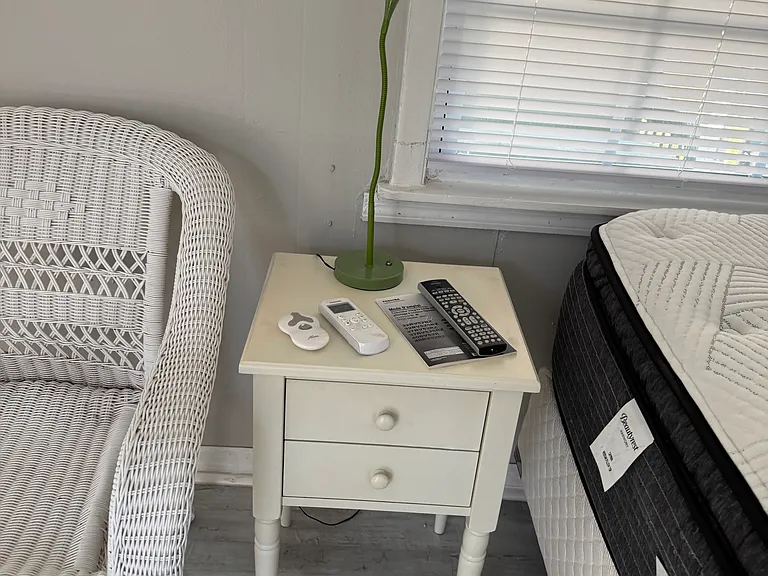 2048 Palm Ter #B — Photo 9