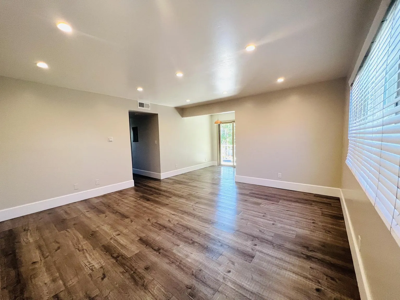 2 bed, 2.0 bath, $4,100 — Photo 2