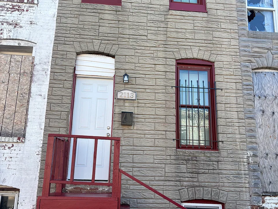 2113 Vine St