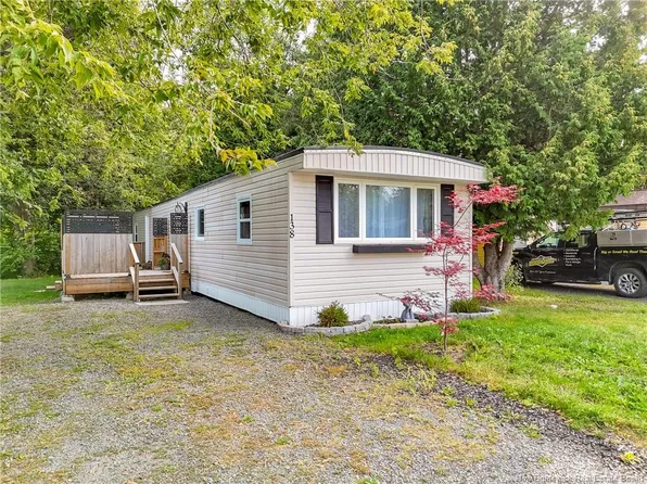 138 Moore St, Fredericton, NB E3B 8L7
