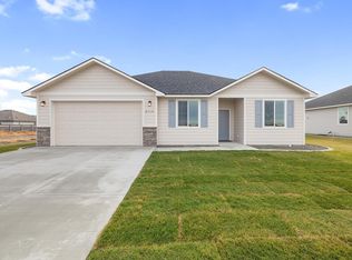 8710 Dusty Maiden Dr, Pasco, WA 99301
