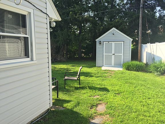 4th image of 7 Dorwood Dr
