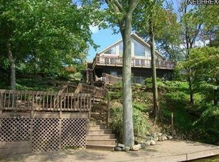 1547 Lake Crest Dr, Rock Creek, OH 44084