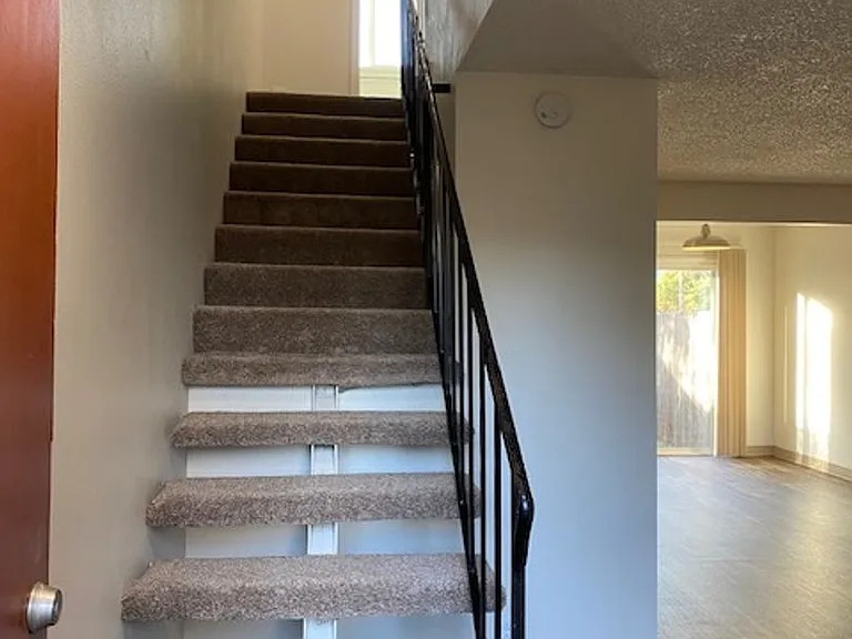 Southgate Apartments — Photo 7