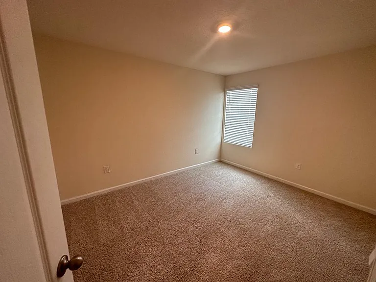44 Ponoma Way — Photo 5