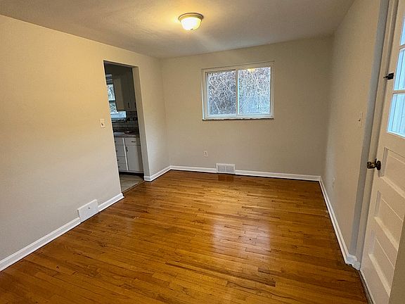 3rd image of 107A Lucinda Dr