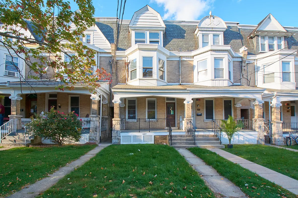 Building Photo - 507 W James St #1