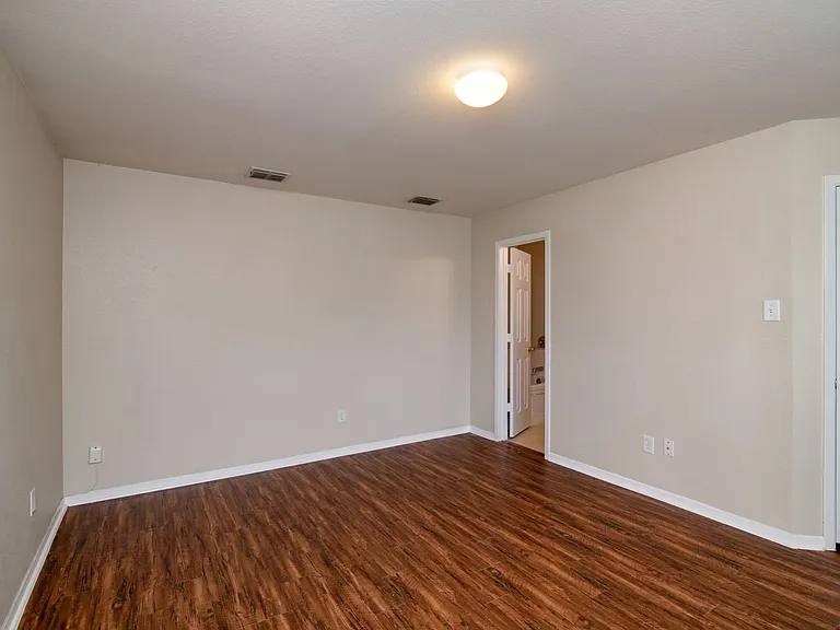 1514 Cover Dr — Photo 11
