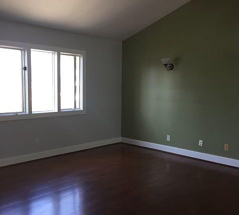 4th image of 758 Coronado Ave