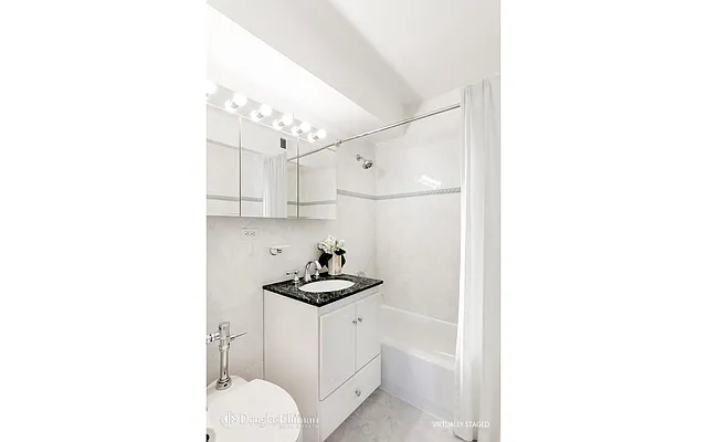 Sold by Douglas Elliman | media 15