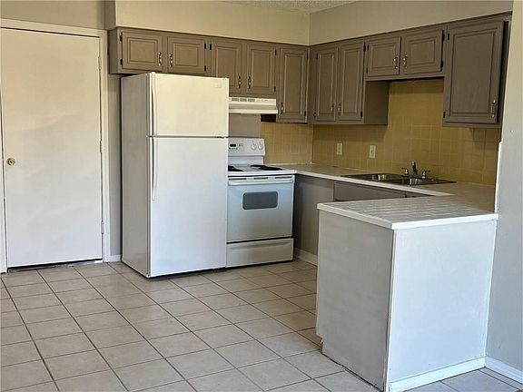 3rd image of 705-707 S 24th St
