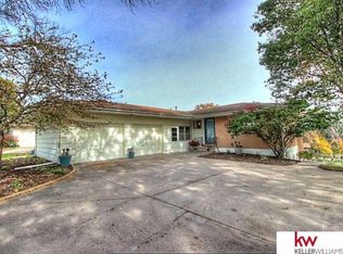 2705 N 97th St, Omaha, NE 68134