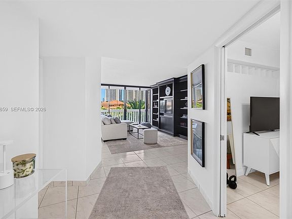 2nd image of 1000 Island Blvd APT 405