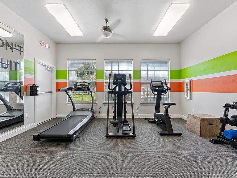 Point Royale Apartments — Photo 38