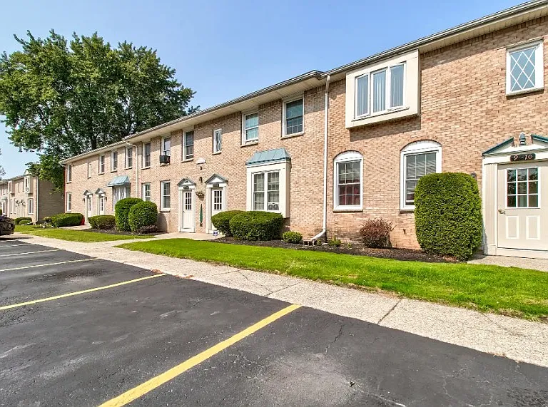 Beechwood Manor Apartments — Photo 11