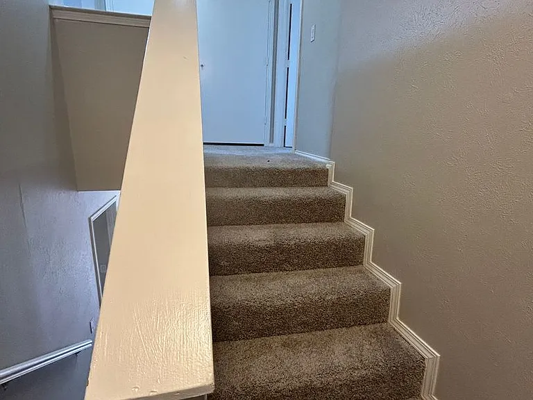 3425 Courtyard Cir — Photo 14