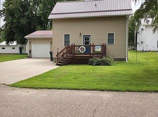 114 E Main St, Rosholt, SD 57260